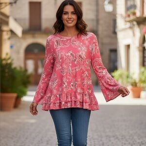 New boutique pink paisley top with ruffled trim